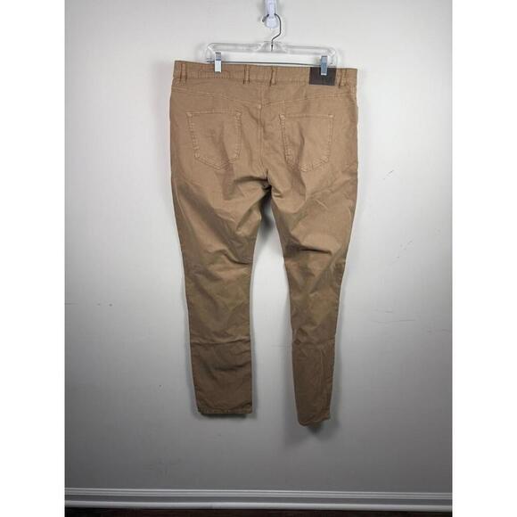 NWT* PETER MILLAR MENS 5 Pocket Performance Light Brown 40x35 - Picture 3 of 4